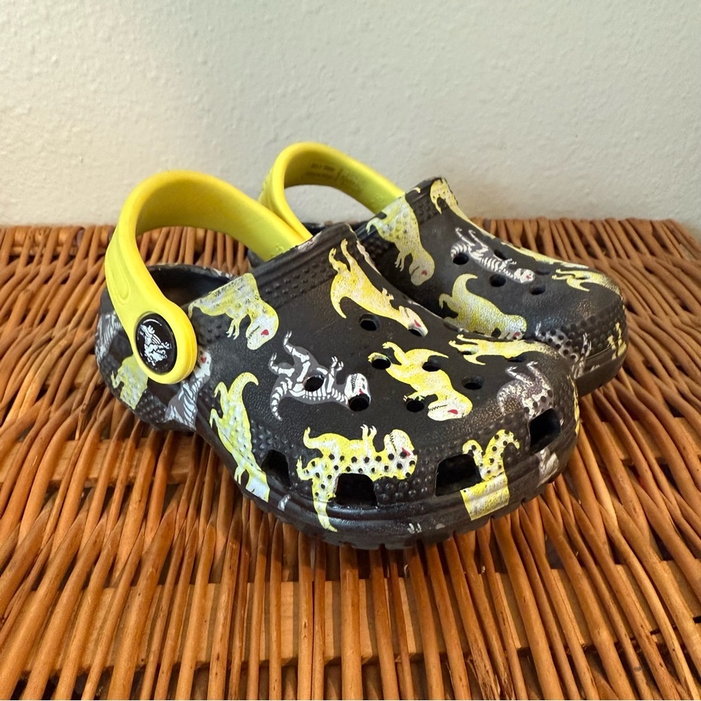 CROCS Kids Black and Yellow Animal Print Clogs